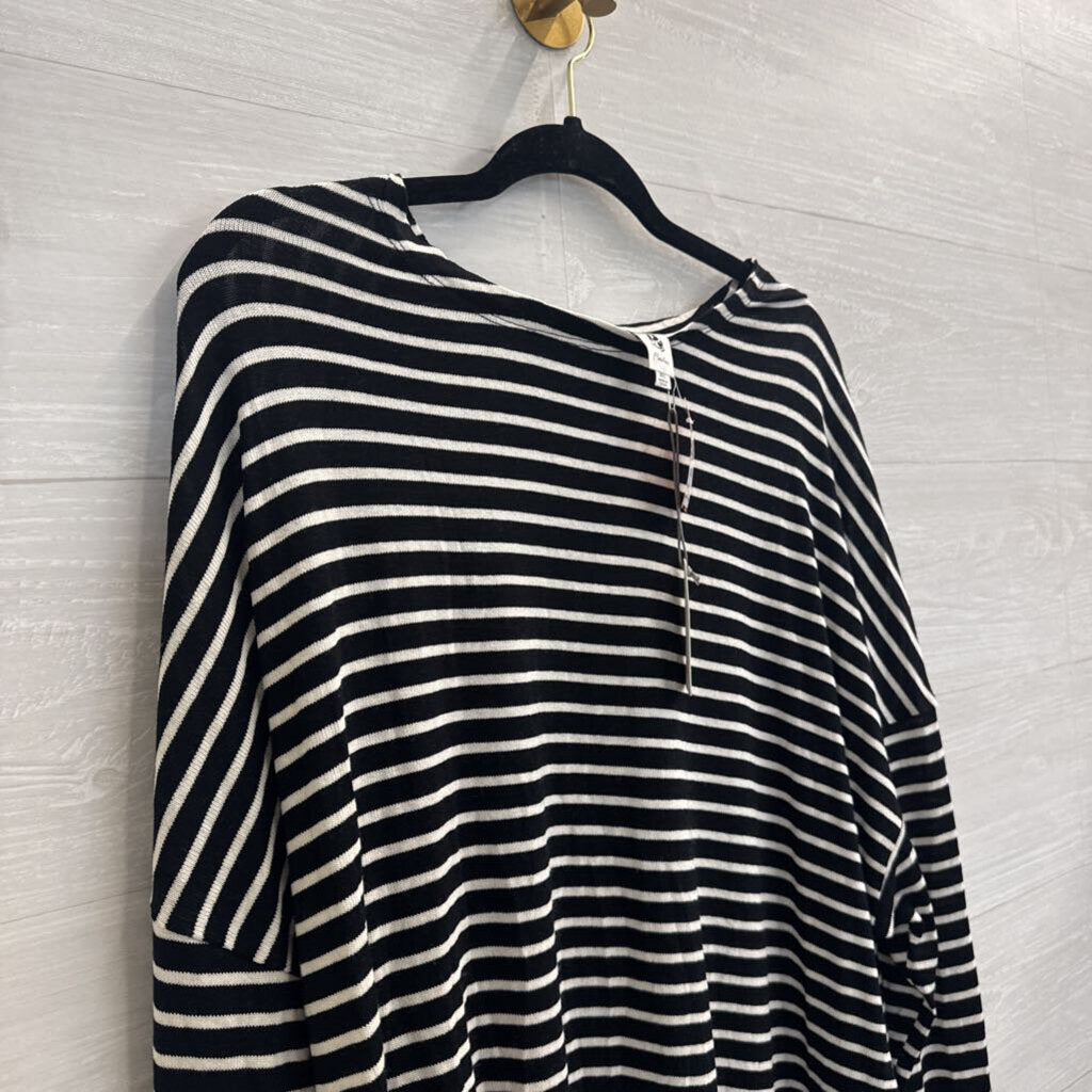 Flawless Black/ White Striped Long Sleeve Top Medium/ Large