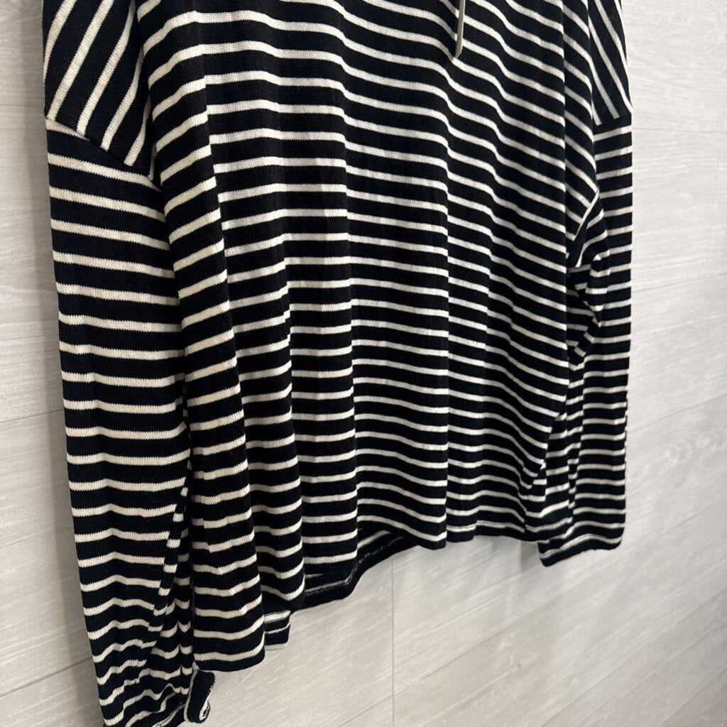 Flawless Black/ White Striped Long Sleeve Top Medium/ Large