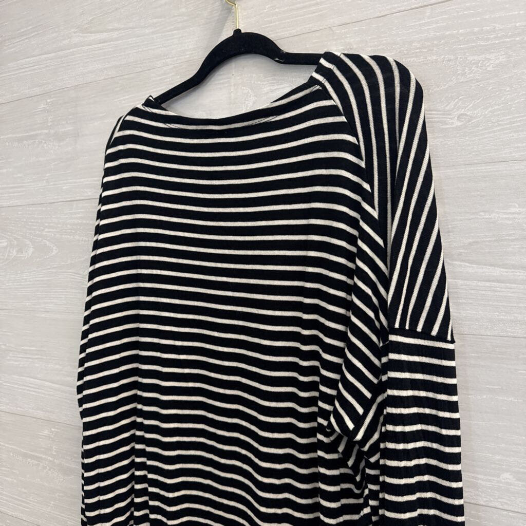 Flawless Black/ White Striped Long Sleeve Top Medium/ Large