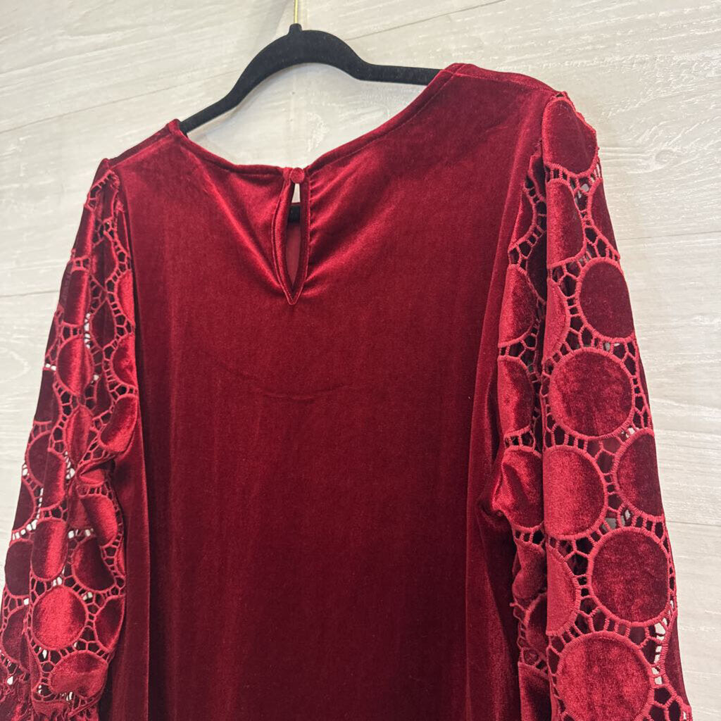 Umgee Burgundy Velvet Circle Print Long Sleeve Top Medium