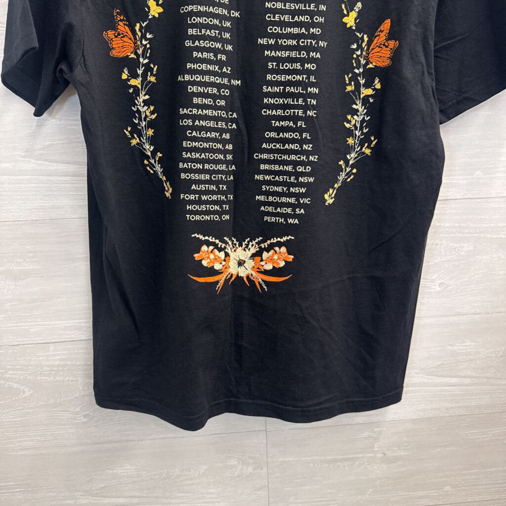 Bell Bottom Country Black Lainey Wilson Short Sleeve Graphic Tee Large
