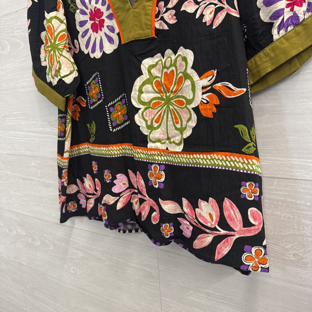 Jodifl Black/ Multi Print Short Sleeve Top Large