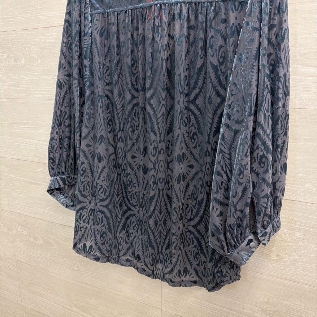Umgee Blue Crushed Velvet Print Long Sleeve Top Large