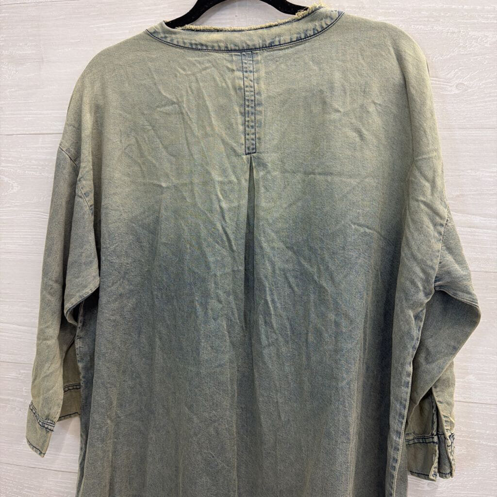 Jaded Gypsy Blue Denim Distressed Edge V Neck Long Sleeve Tunic Top Small/ Medium