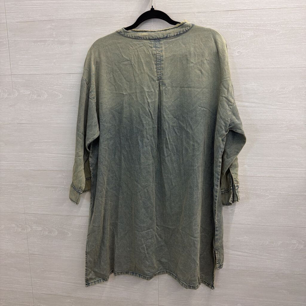 Jaded Gypsy Blue Denim Distressed Edge V Neck Long Sleeve Tunic Top Small/ Medium