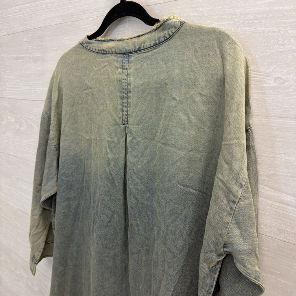Jaded Gypsy Blue Denim Distressed Edge V Neck Long Sleeve Tunic Top Small/ Medium