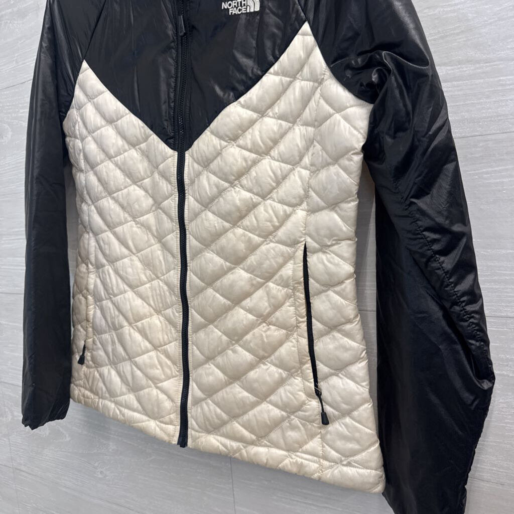 The North Face Black/ Cream Color Block Quilted Jacket Medium