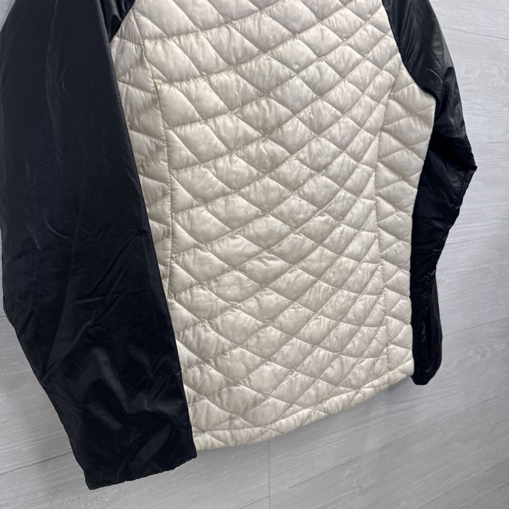 The North Face Black/ Cream Color Block Quilted Jacket Medium
