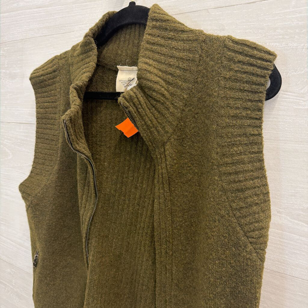 Artistic Works by Wu Green Knit Zip Up Vest Top Medium