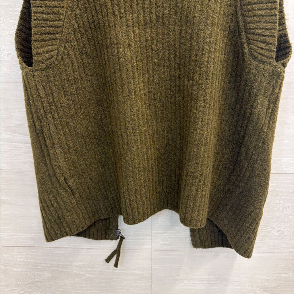 Artistic Works by Wu Green Knit Zip Up Vest Top Medium