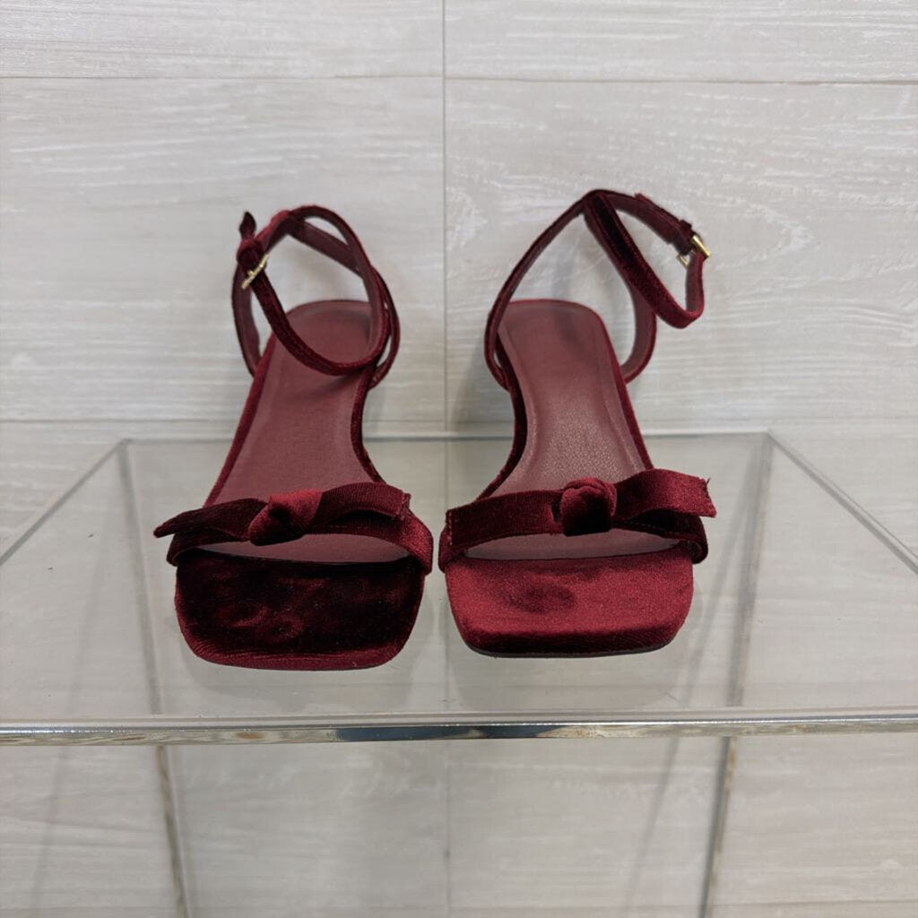 Gap Burgundy Velvet Ankle Strap Heels 8