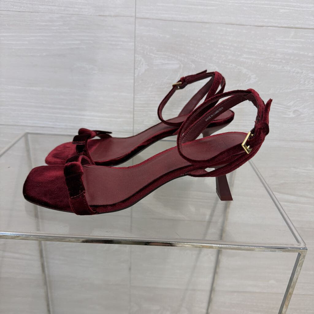 Gap Burgundy Velvet Ankle Strap Heels 8