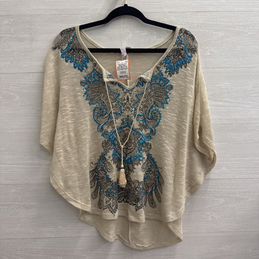 Alya Beige/ Blue Embroidered Knit Short Sleeve Top Small