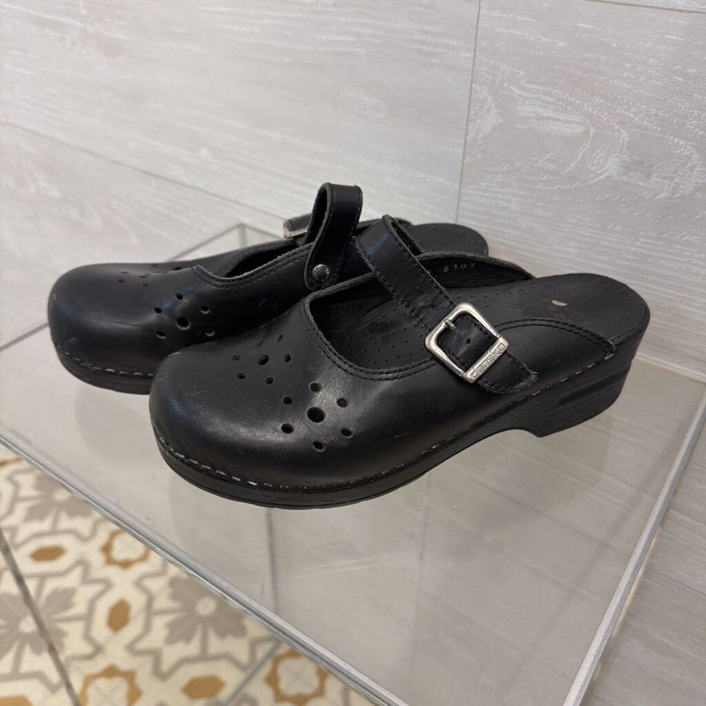 Dansko Black Leather Merrie Clogs 37