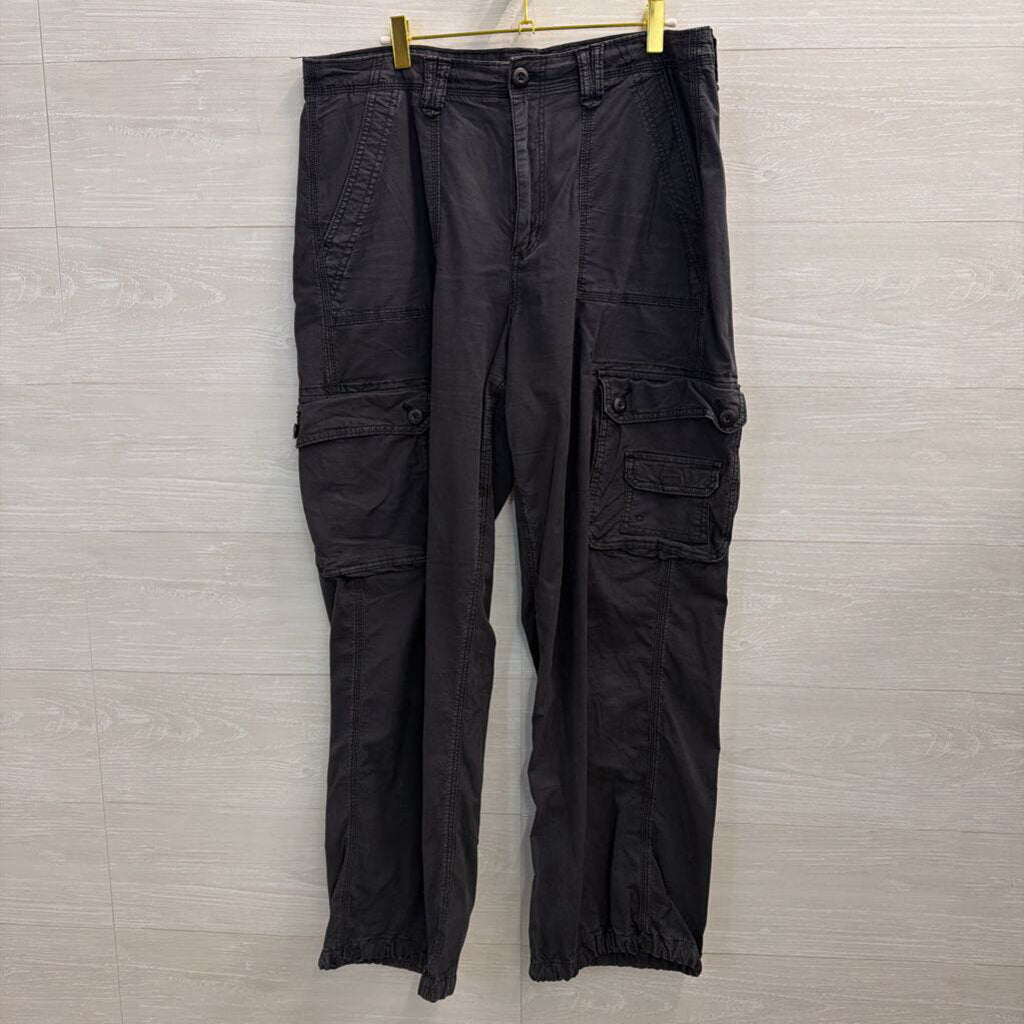American Eagle Grey Cargo Baggy Jogger Pants 16