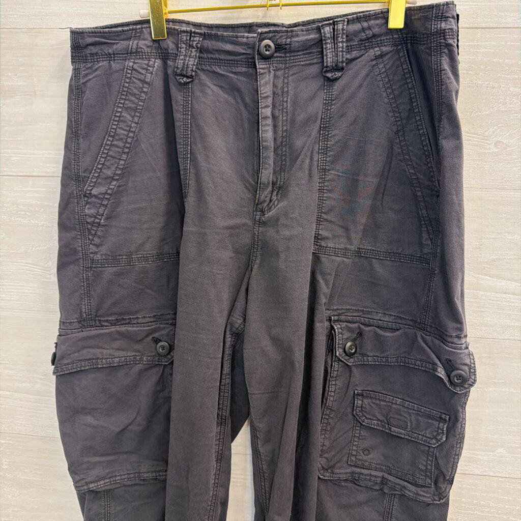 American Eagle Grey Cargo Baggy Jogger Pants 16