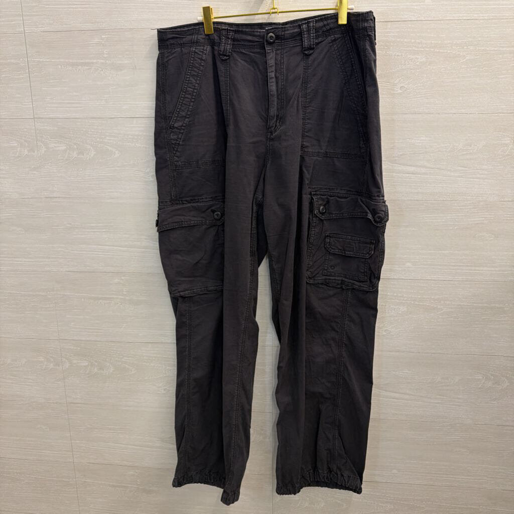 American Eagle Grey Cargo Baggy Jogger Pants 16