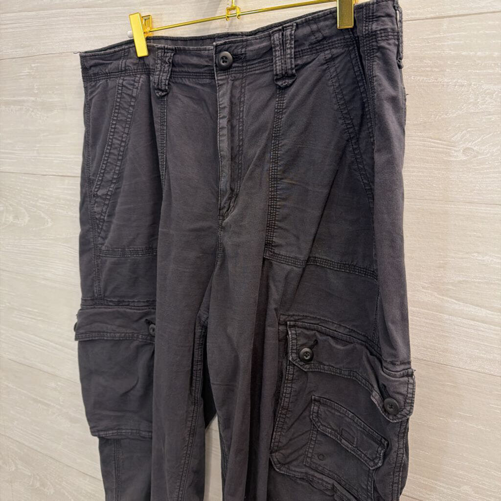 American Eagle Grey Cargo Baggy Jogger Pants 16