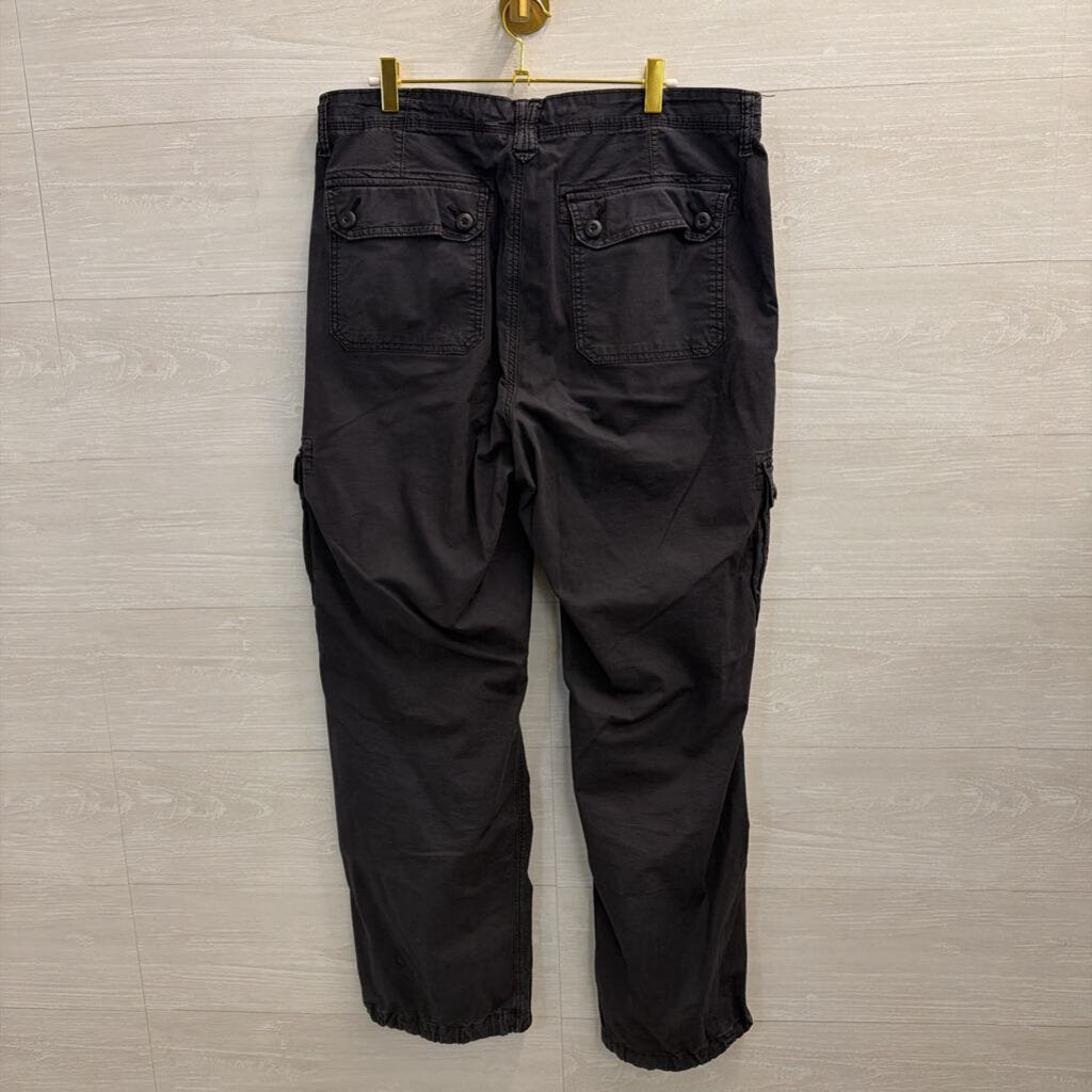 American Eagle Grey Cargo Baggy Jogger Pants 16