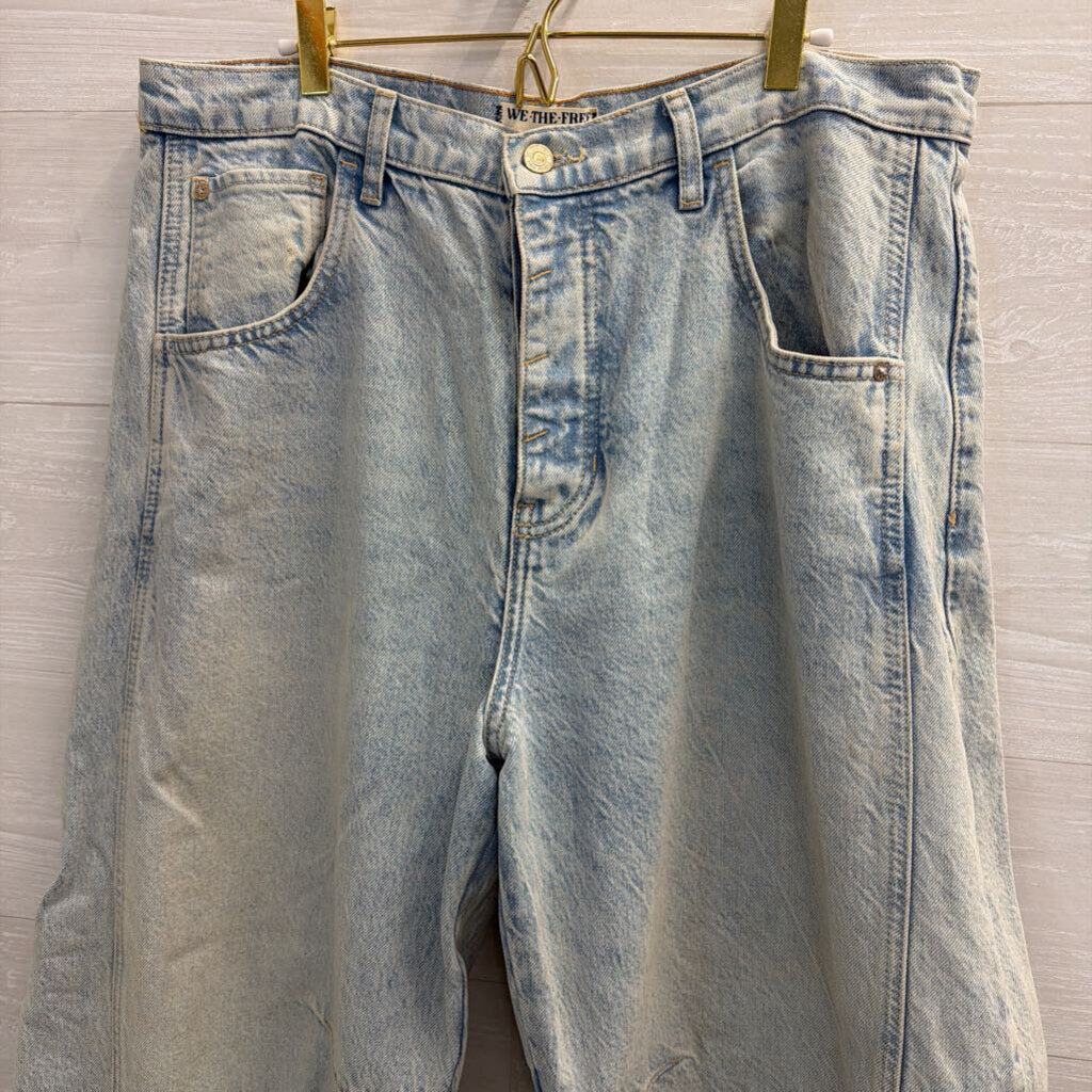 We The Free Light Wash Barrel Jeans 32