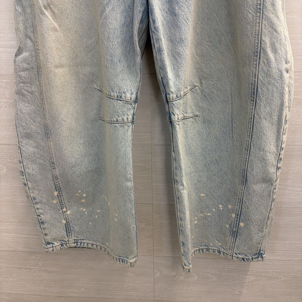 We The Free Light Wash Barrel Jeans 32