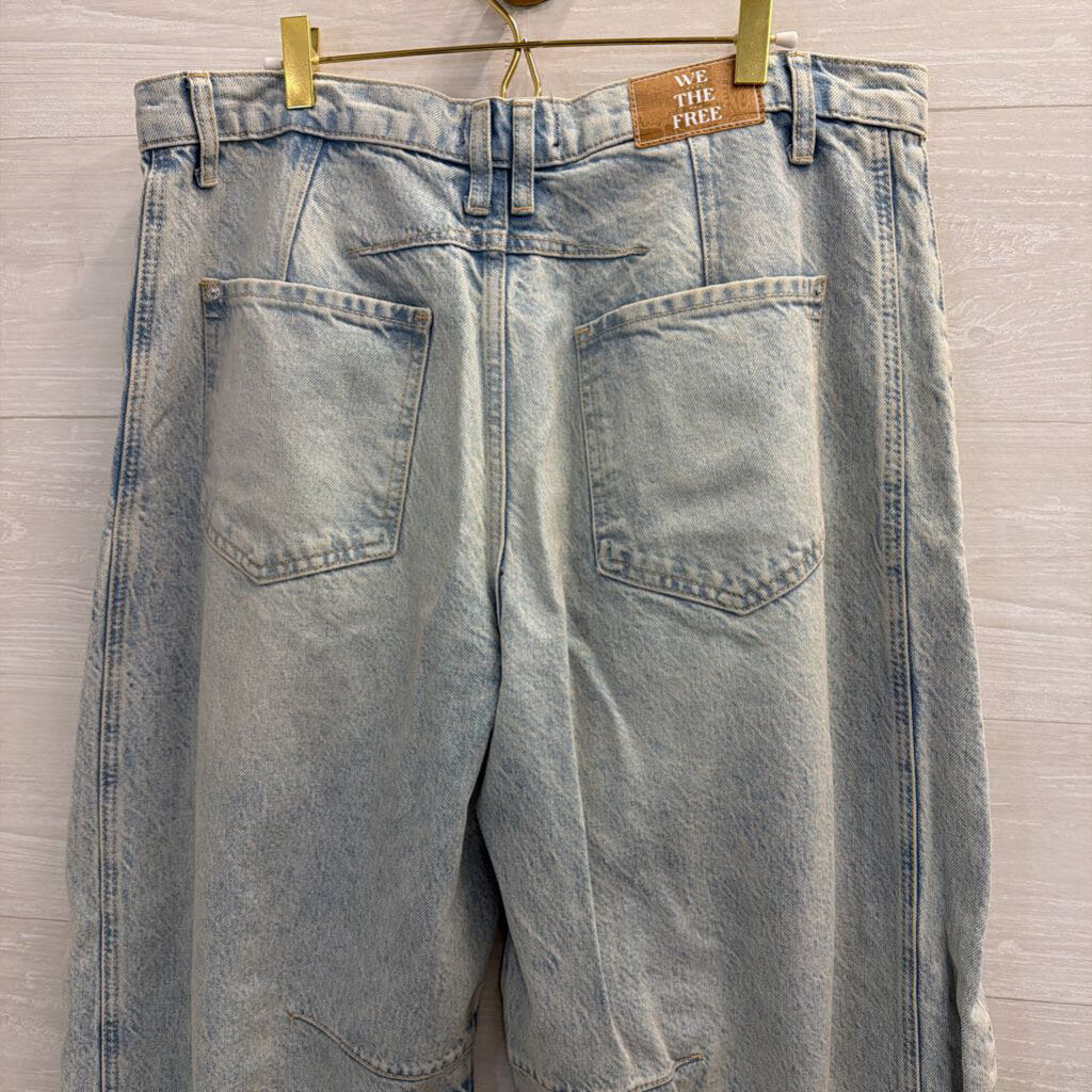 We The Free Light Wash Barrel Jeans 32