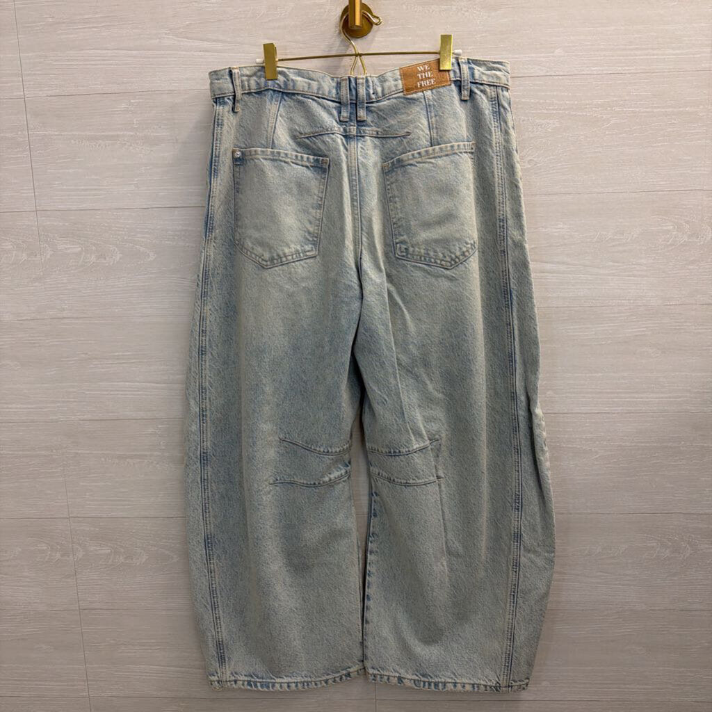 We The Free Light Wash Barrel Jeans 32