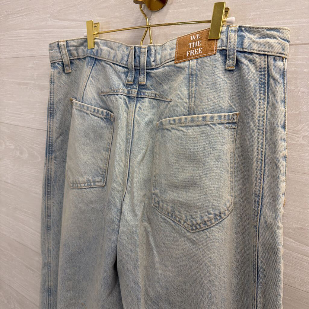 We The Free Light Wash Barrel Jeans 32