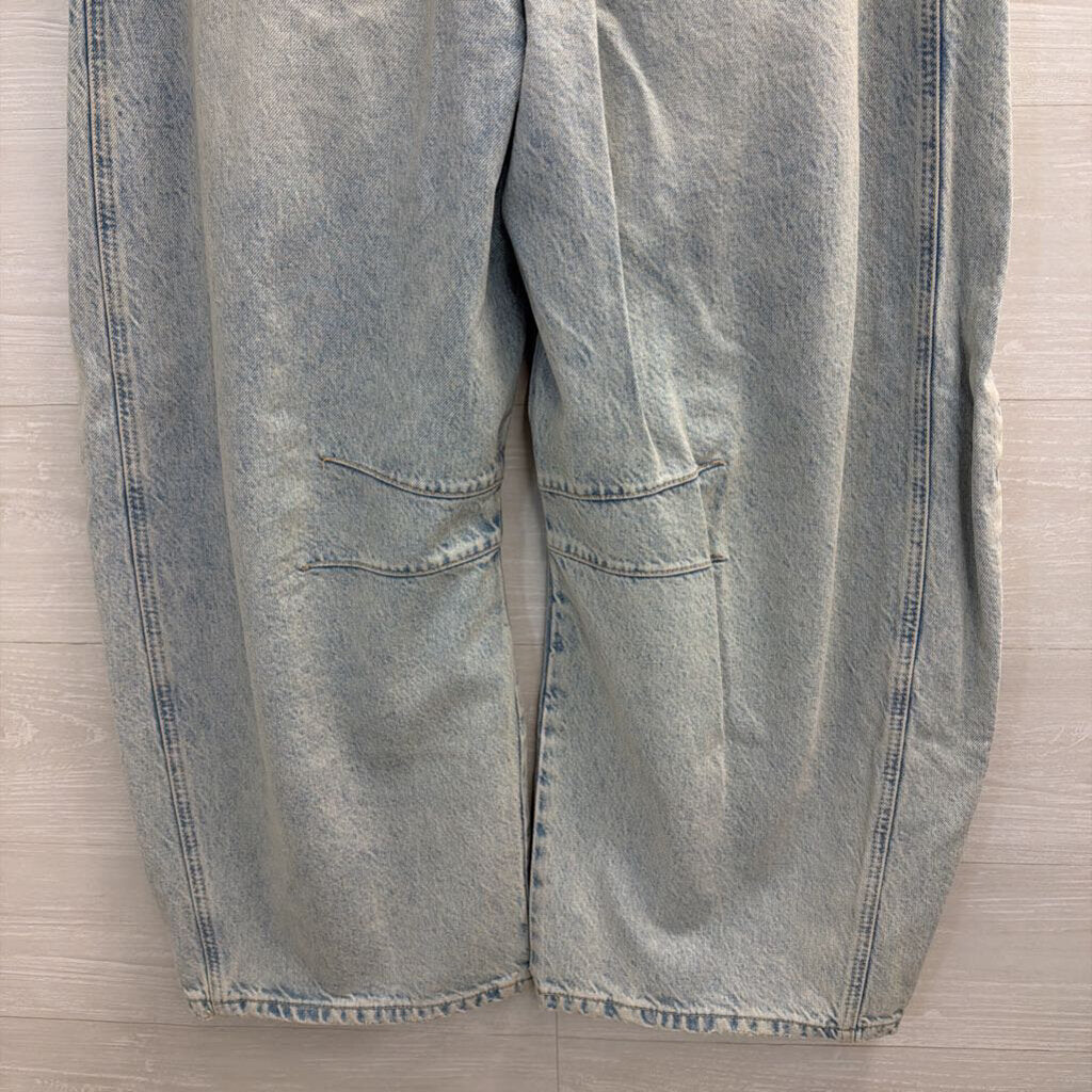 We The Free Light Wash Barrel Jeans 32