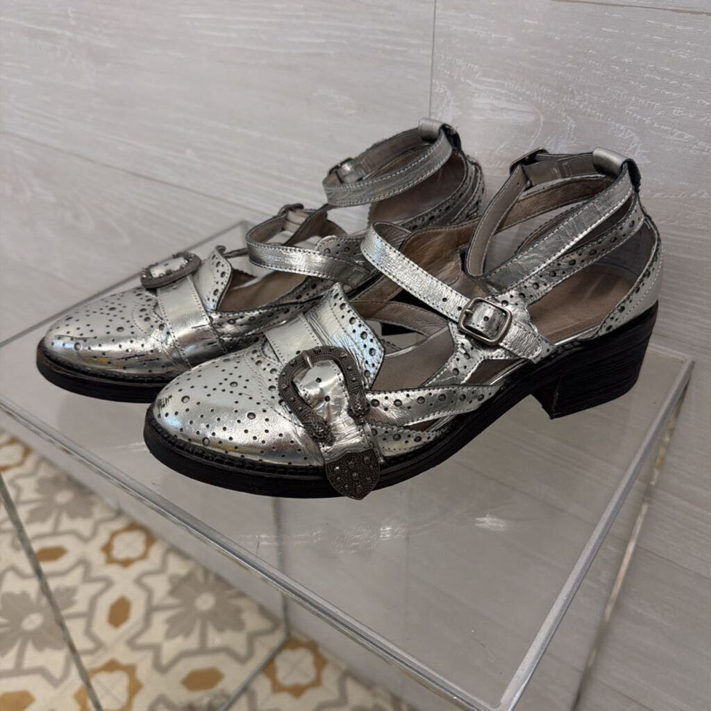Free People Metallic Silver Thunderbird Oxford Shoes 39
