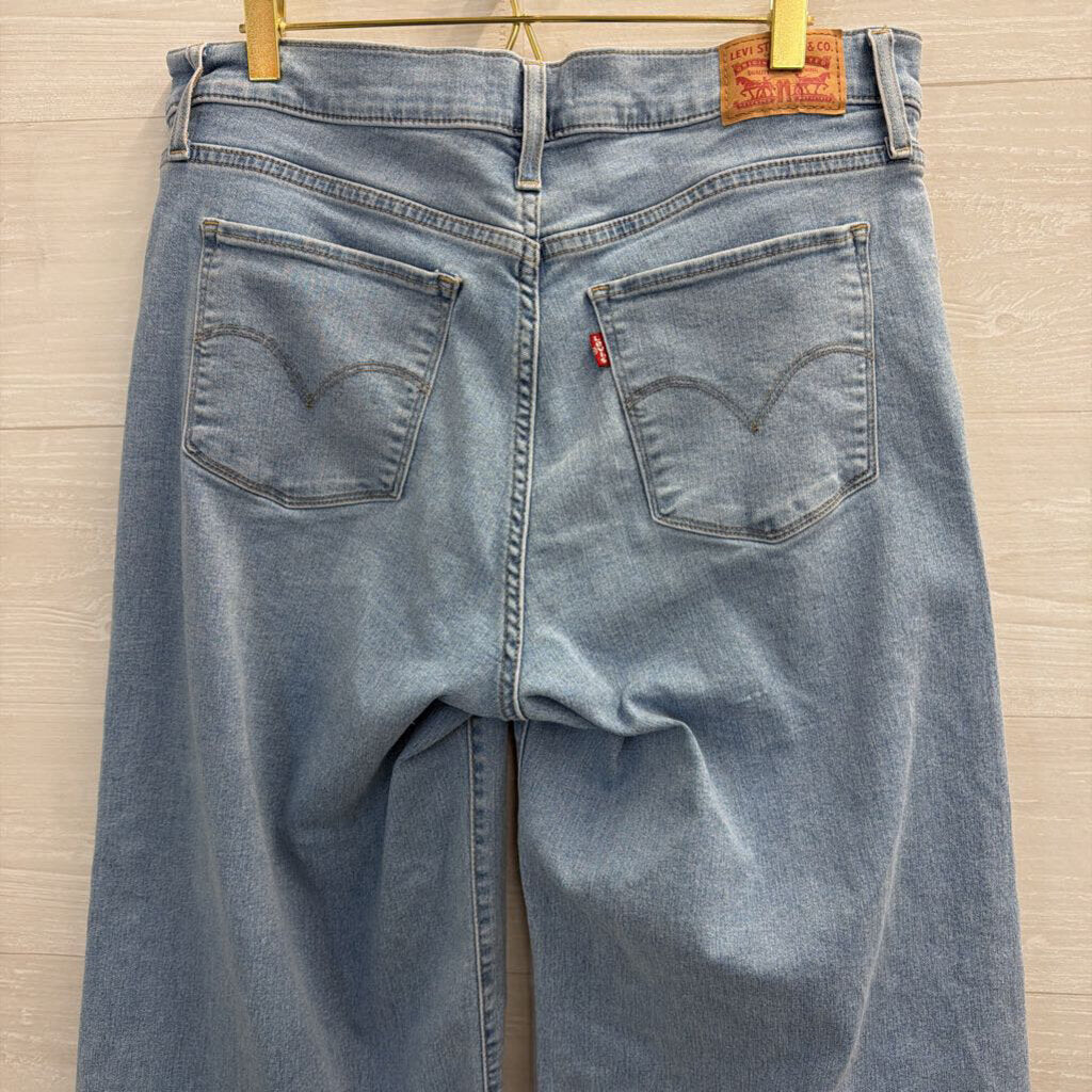 Levi Light Wash 318 Shaping Wide Leg Jeans 31