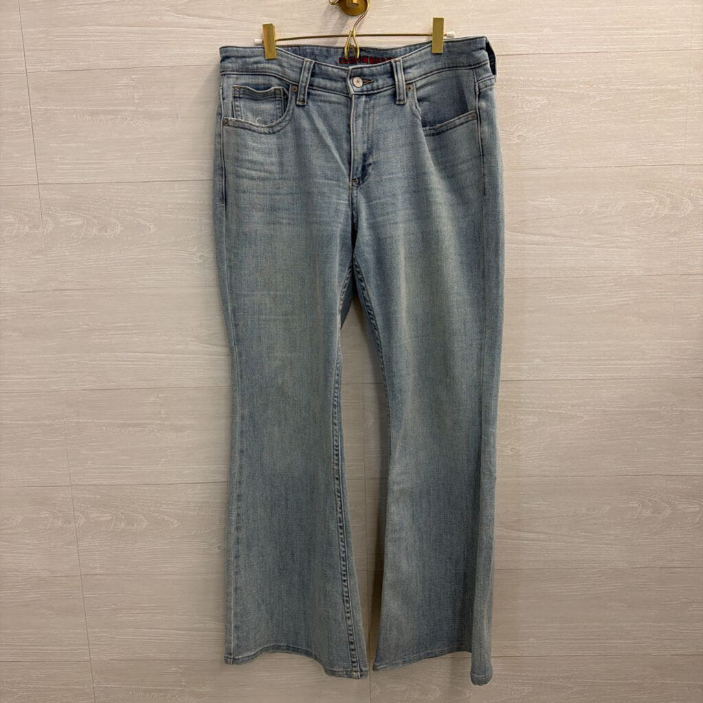 Lucky Brand Light Wash Low Rise Flare Jeans 12