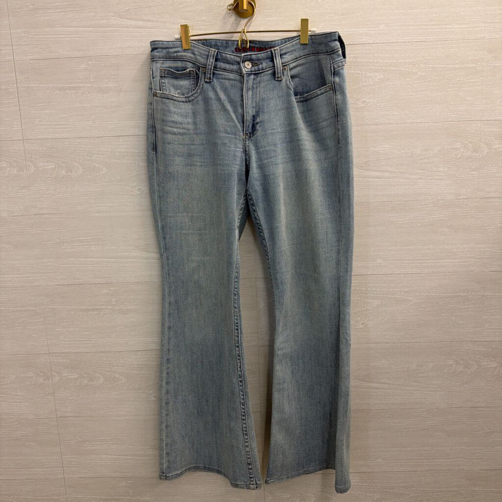 Lucky Brand Light Wash Low Rise Flare Jeans 12