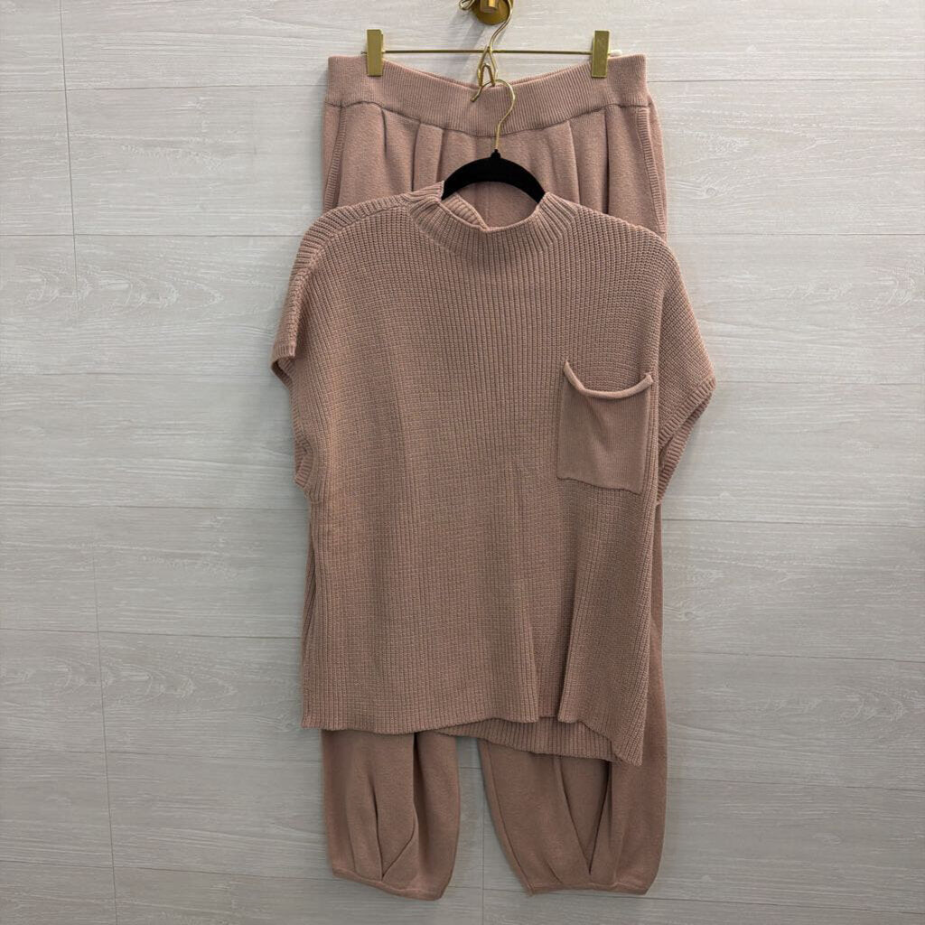 Pink Knit Short Sleeve Top/ Pants Set Extra Large