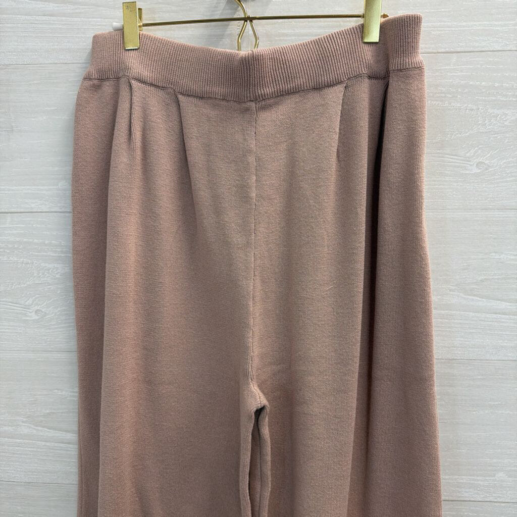 Pink Knit Short Sleeve Top/ Pants Set Extra Large