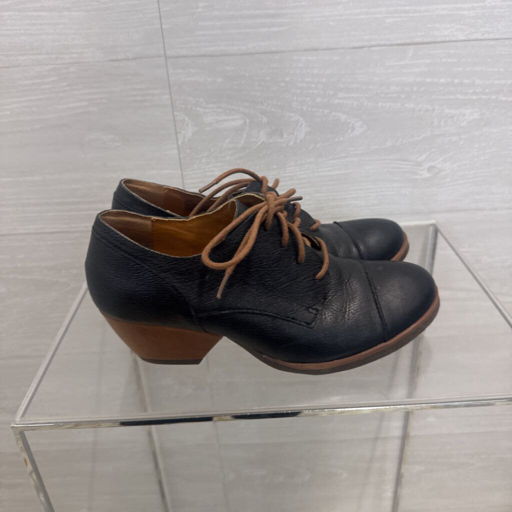 Korks Ease Black Leather Estella Lace Up Shoes 6.5