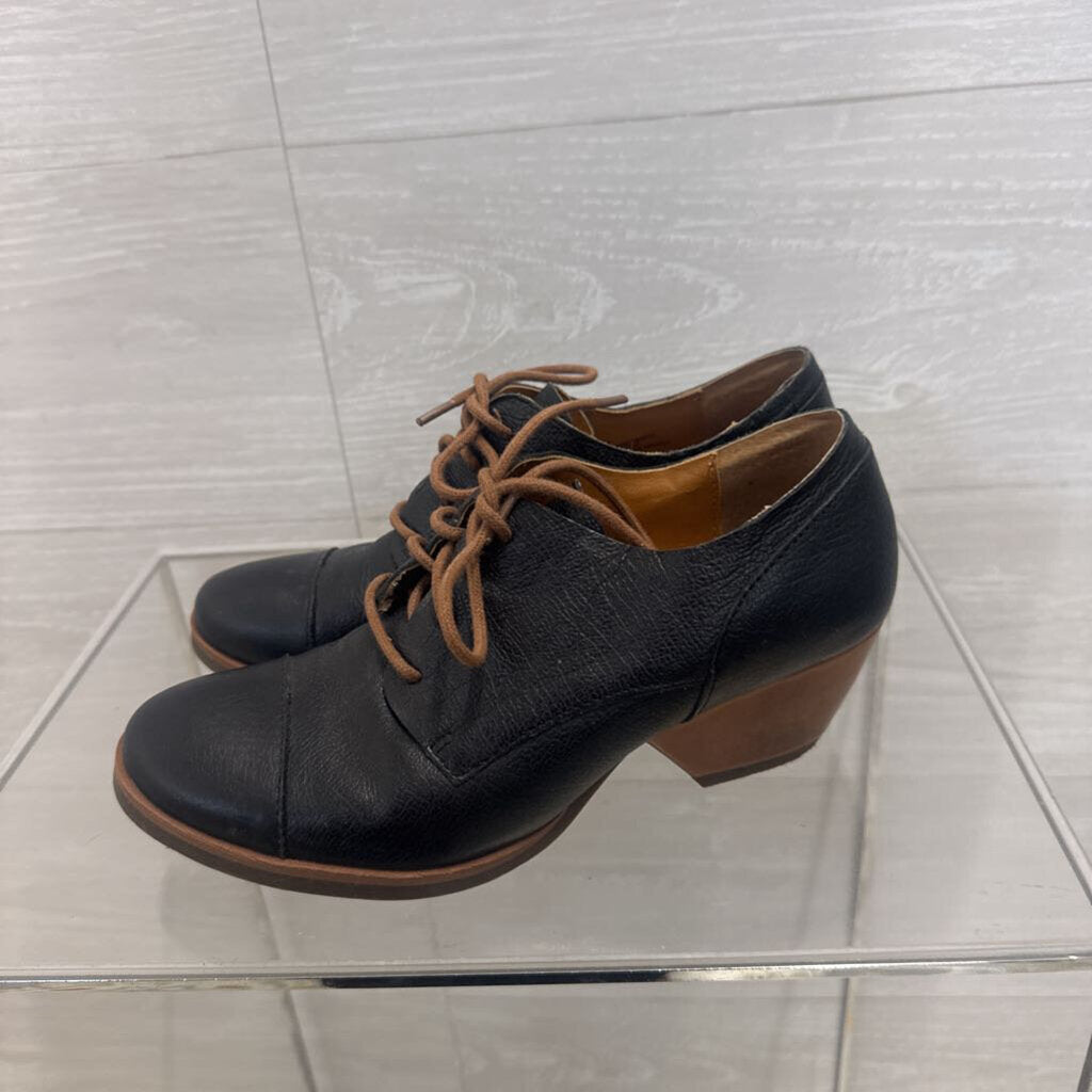 Korks Ease Black Leather Estella Lace Up Shoes 6.5