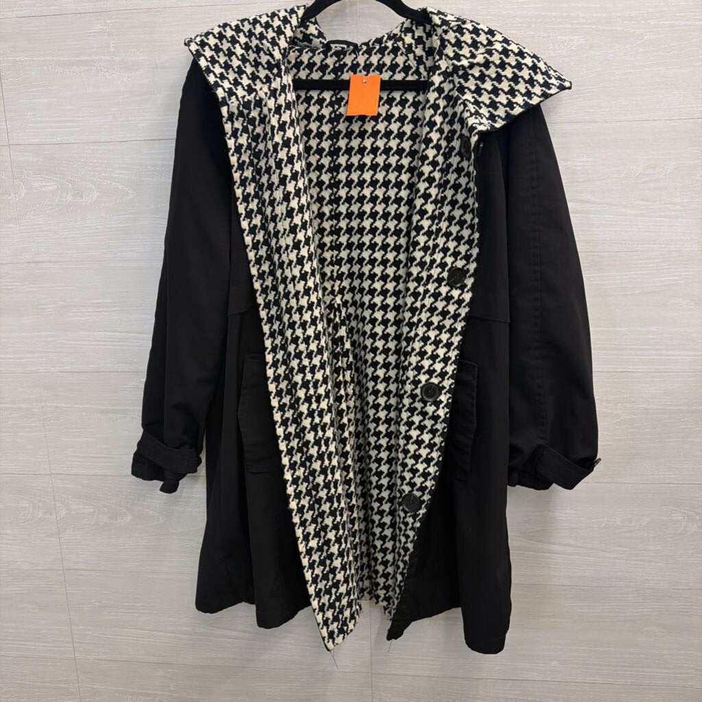 Black/ Cream Houndstooth Reversible Jacket Medium/ Large