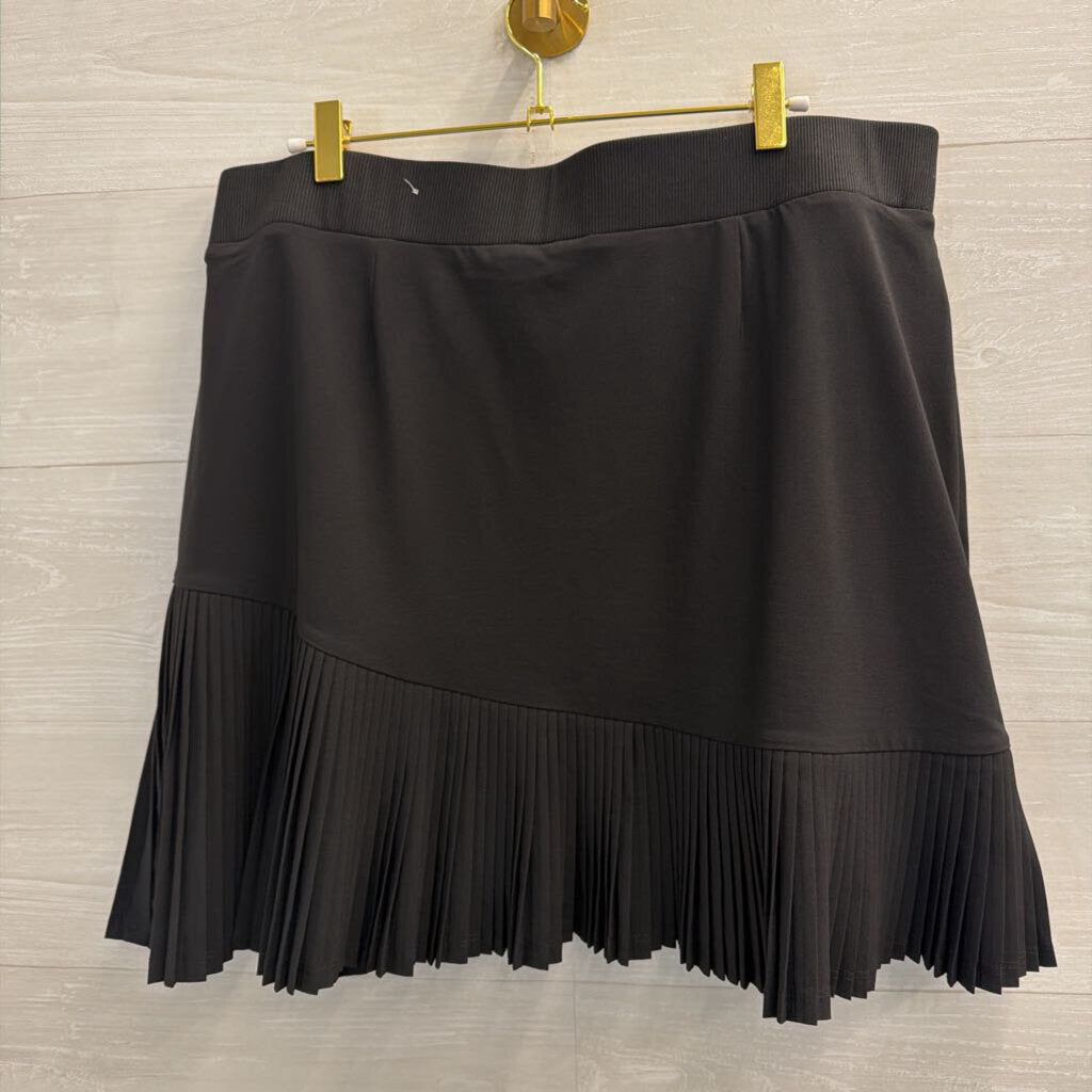 Chicos Black Pleated Hem Skirt With Shorts 14