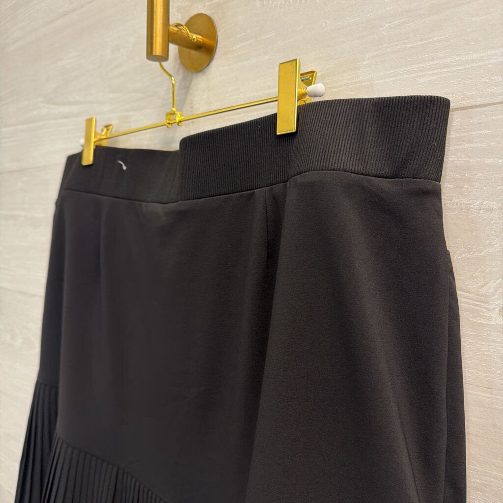 Chicos Black Pleated Hem Skirt With Shorts 14