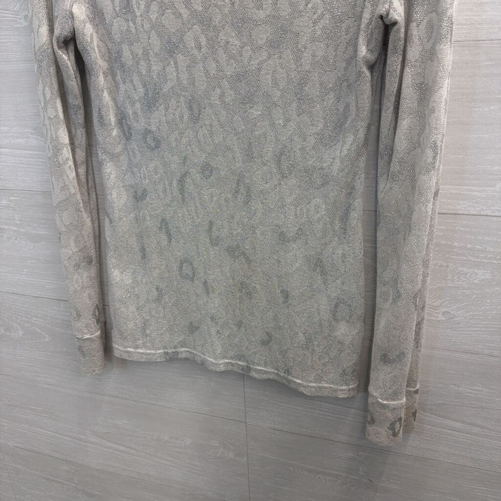 Eased Grey/ SIlver Leopard Print Long Sleeve Top Large