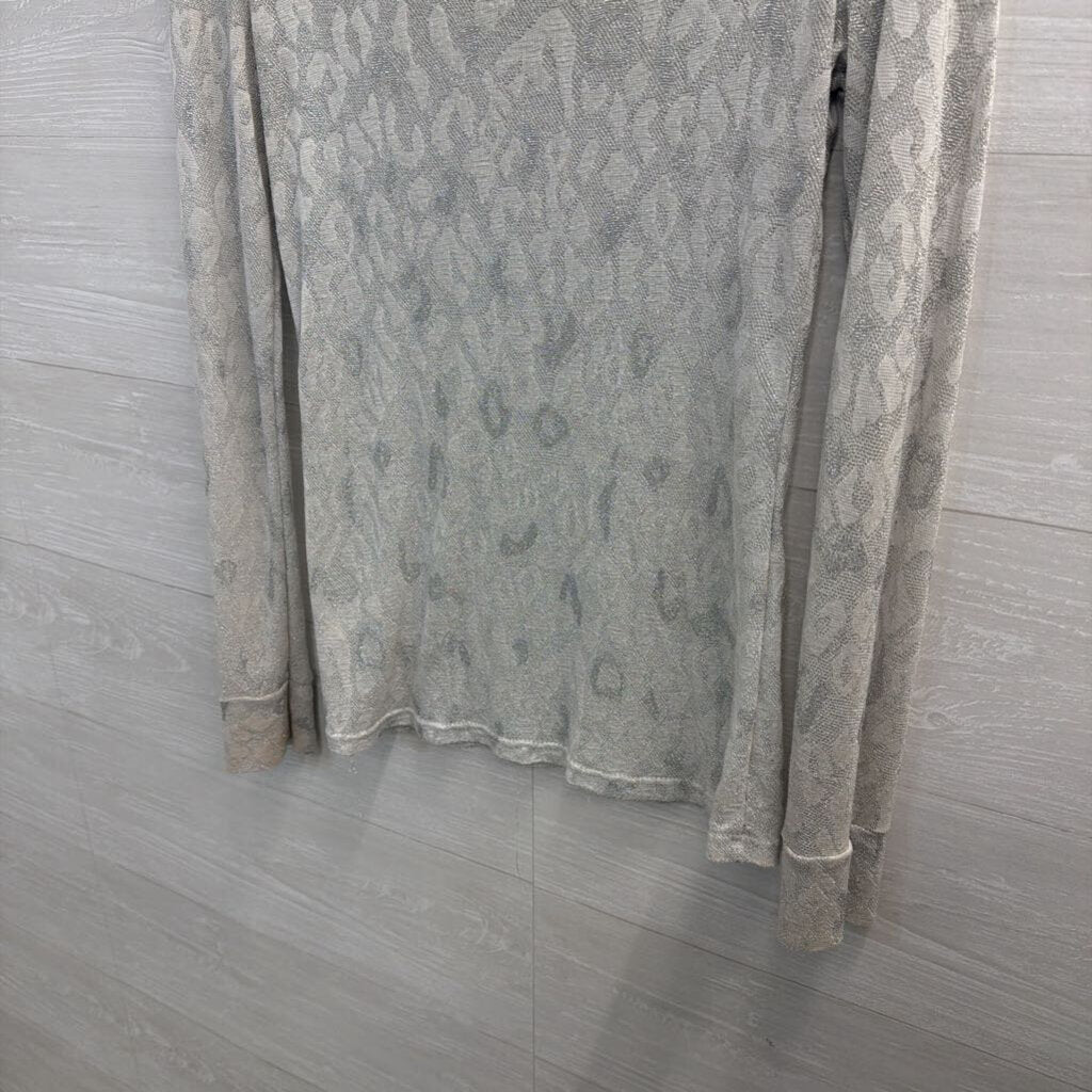 Eased Grey/ SIlver Leopard Print Long Sleeve Top Large