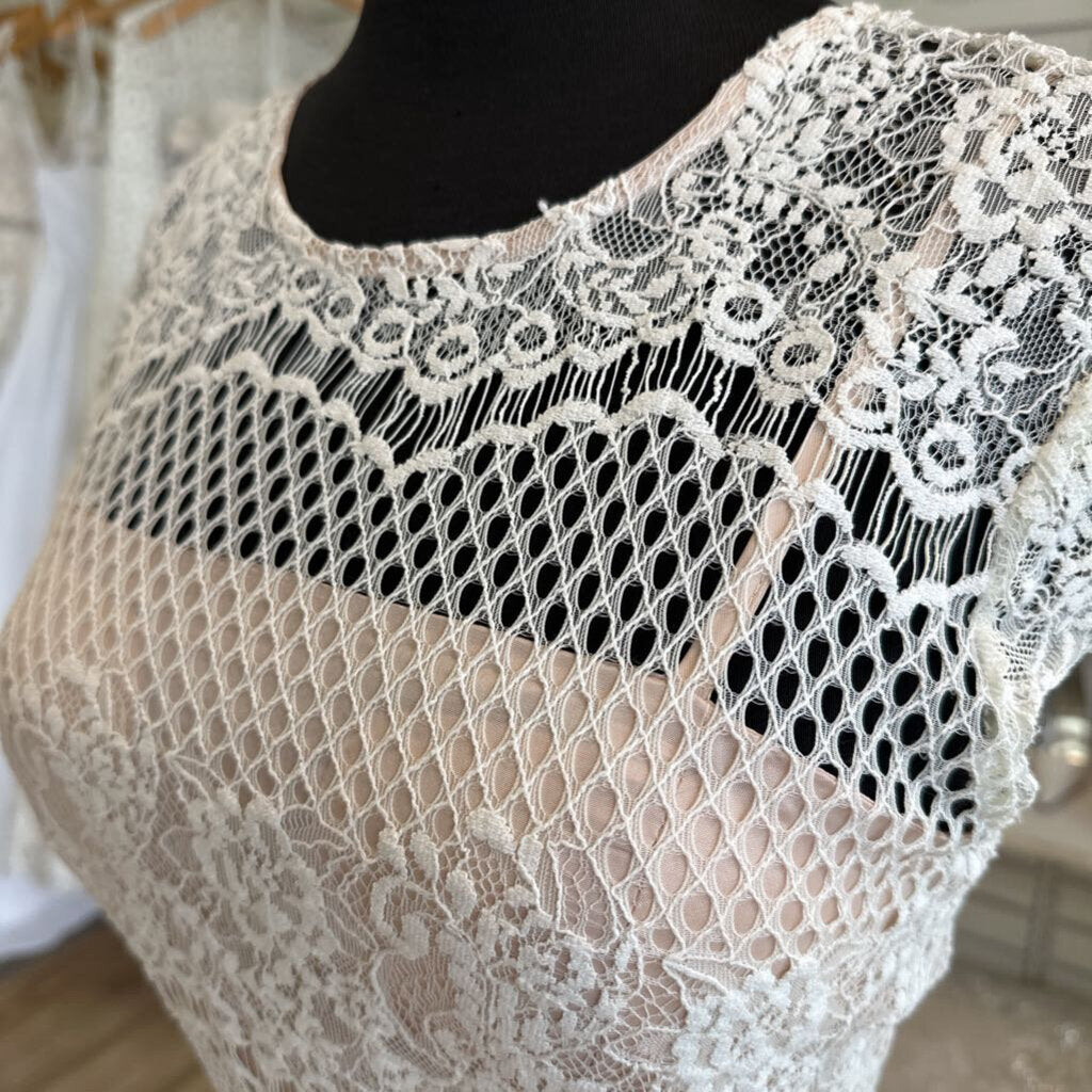 City Triangles White/ Beige Lace Short Sleeve Short Formal Dress 2