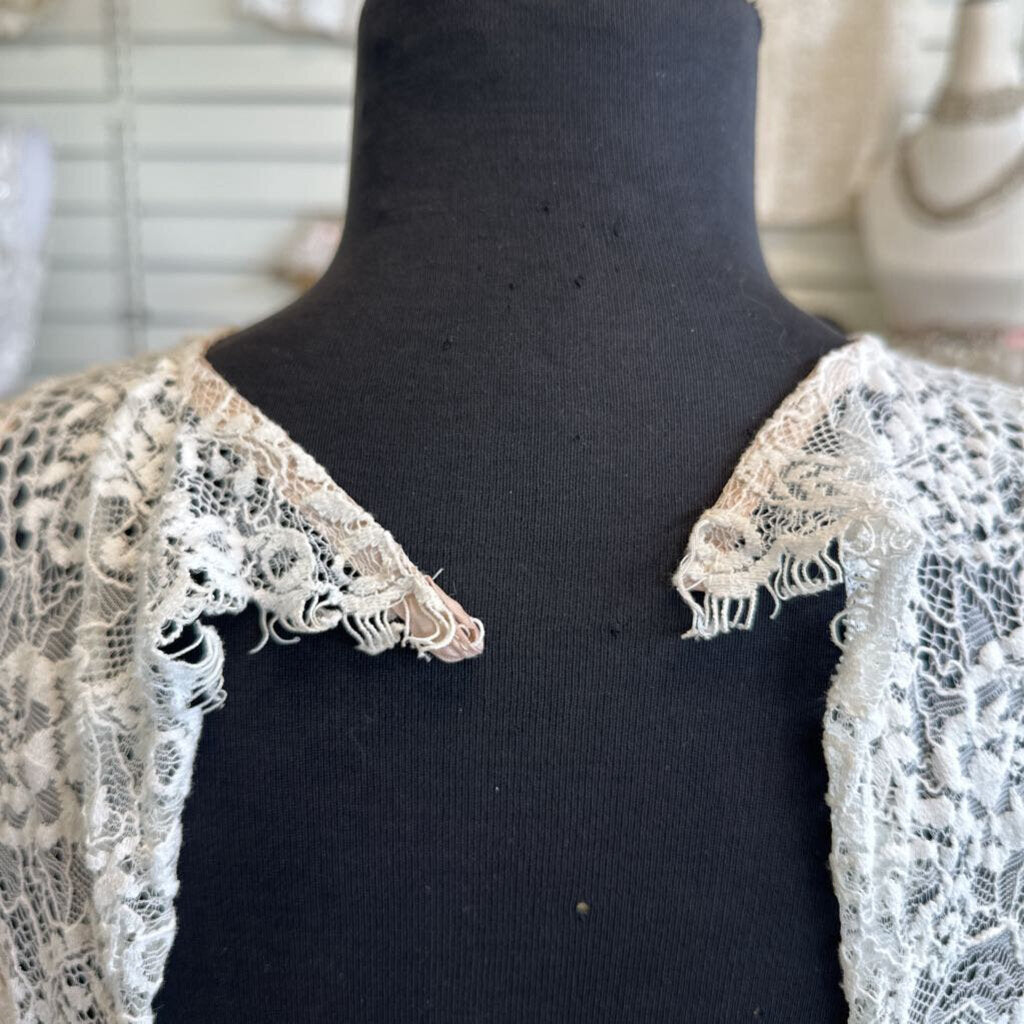 City Triangles White/ Beige Lace Short Sleeve Short Formal Dress 2