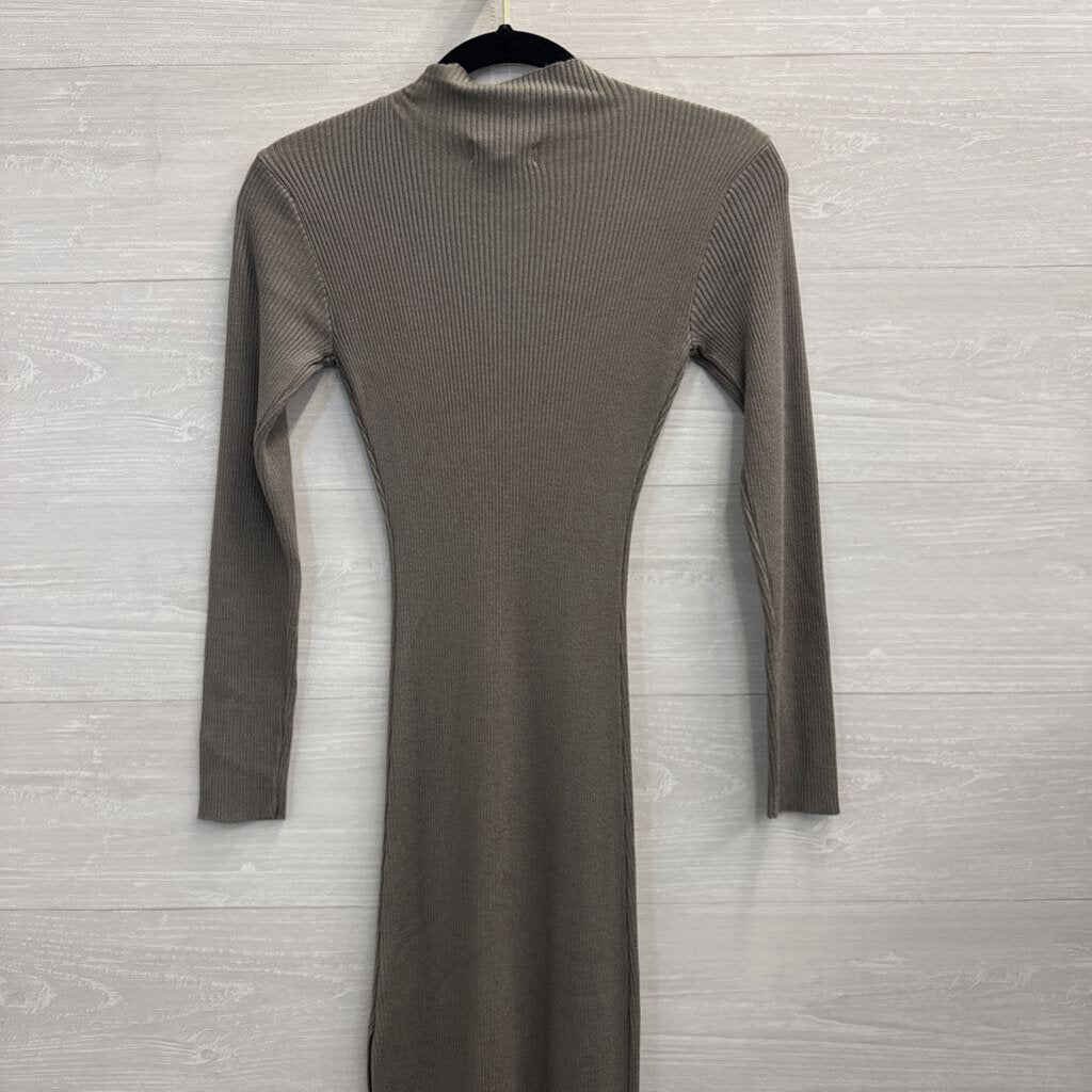 Mable Green Long Sleeve Mock Neck Ribbed Maxi Dress Medium