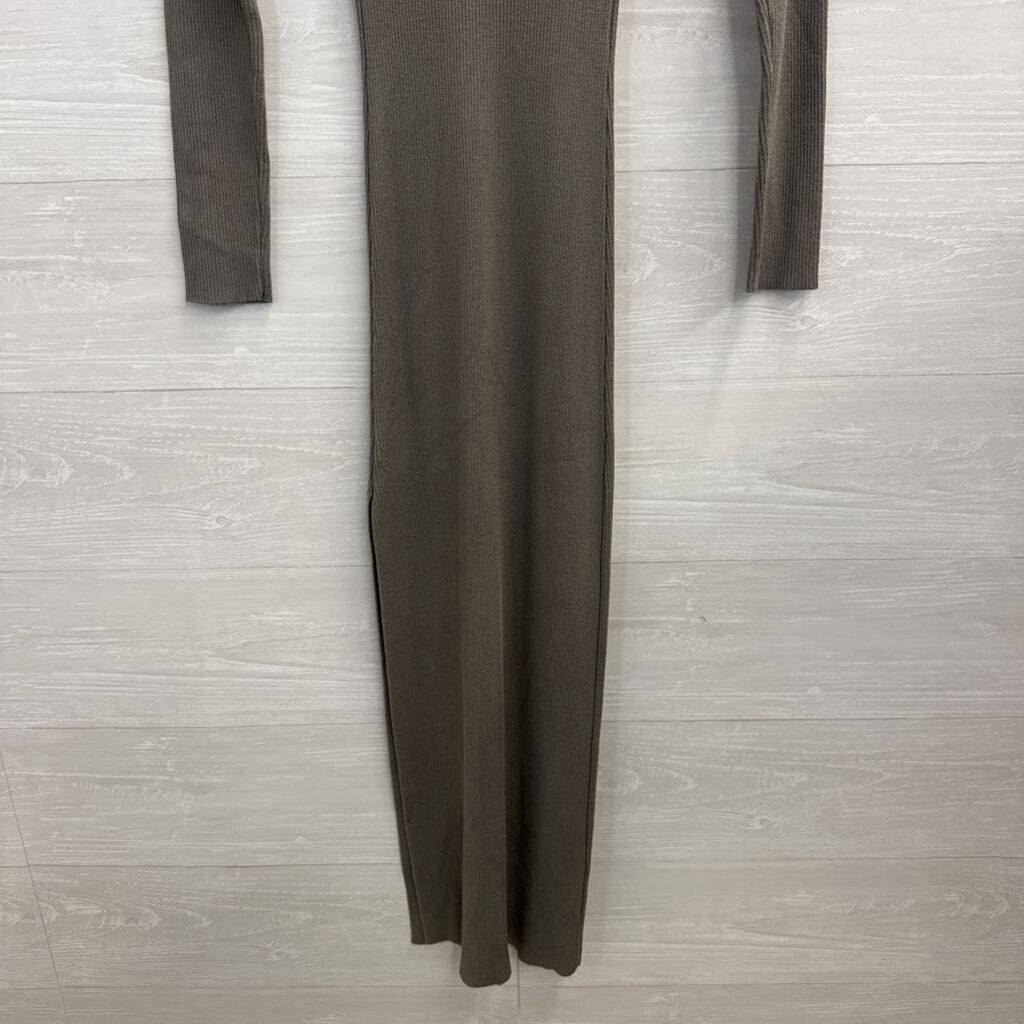 Mable Green Long Sleeve Mock Neck Ribbed Maxi Dress Medium