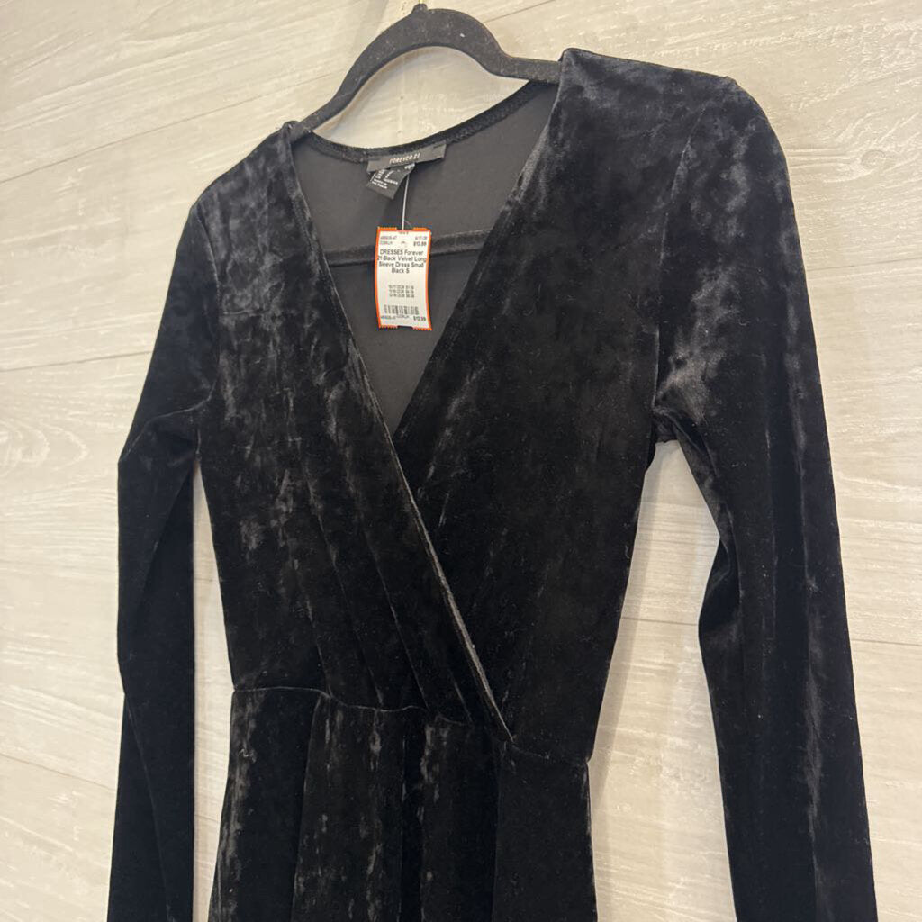 Black Velvet Long Sleeve Dress Small