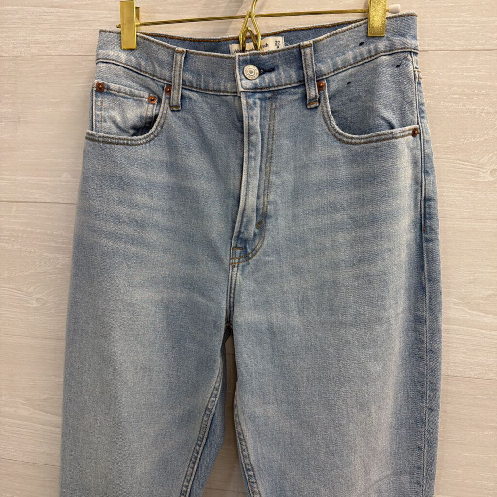 Abercrombie and Fitch Light Wash The 90s Slim Straight Ultra High Rise Jeans 27