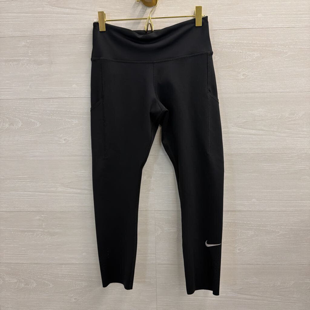 Nike Black Cropped Athletic Leggings Medium