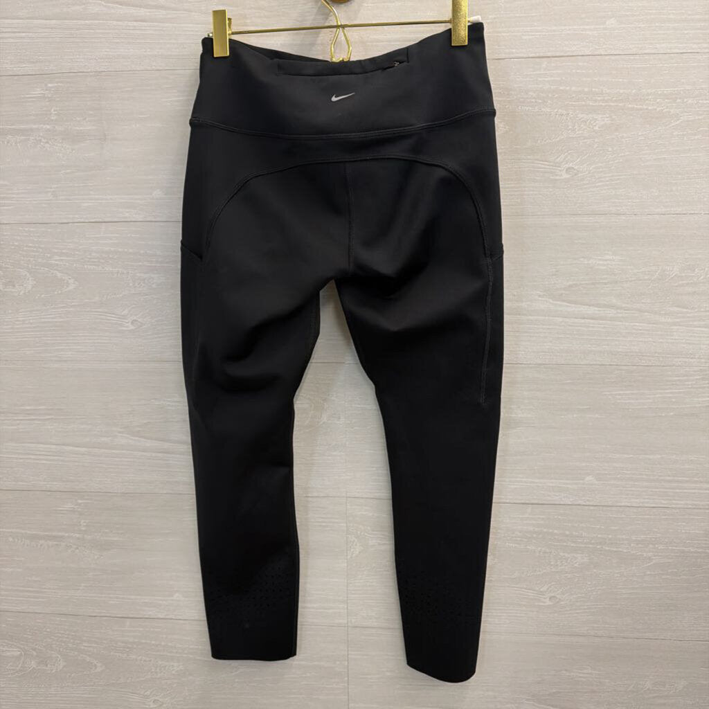 Nike Black Cropped Athletic Leggings Medium